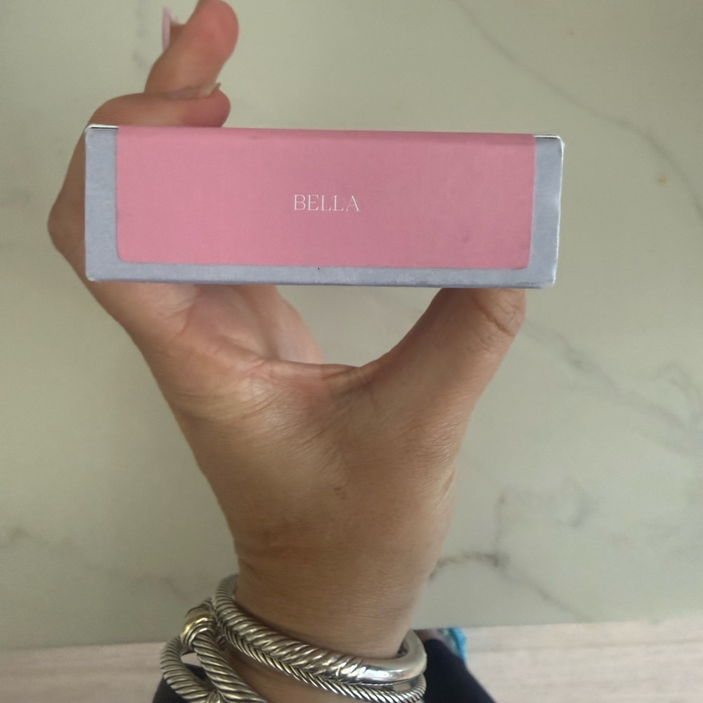 NWT SAIE Supersuede Radiant Blush Powder - Silver/Gray Box - Picture 2 of 6